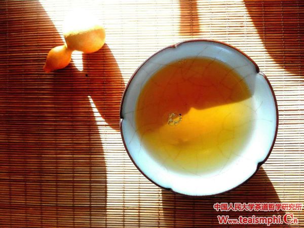 傅越：茶微而理著——读《天地融入一茶汤》有感