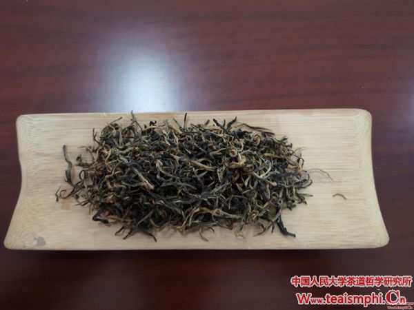 李锡洪：茶系“三北”，关怀到“胃”